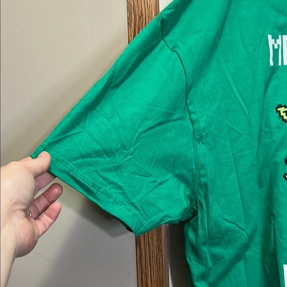 Star Wars Green Holiday Short Sleeve Tee - Picture 3 of 5